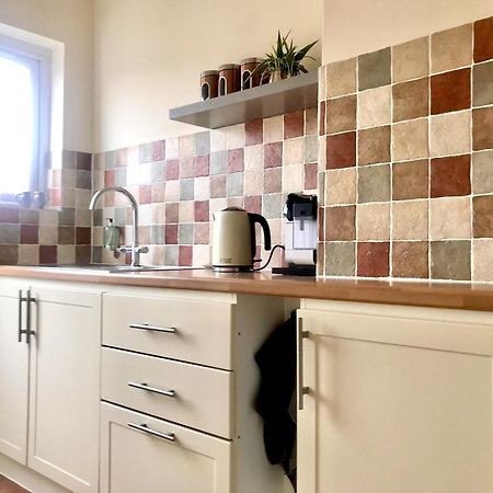 Coastal Apartment Southend-on-Sea Exterior photo